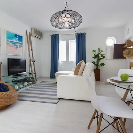 And Mountain Apartment *