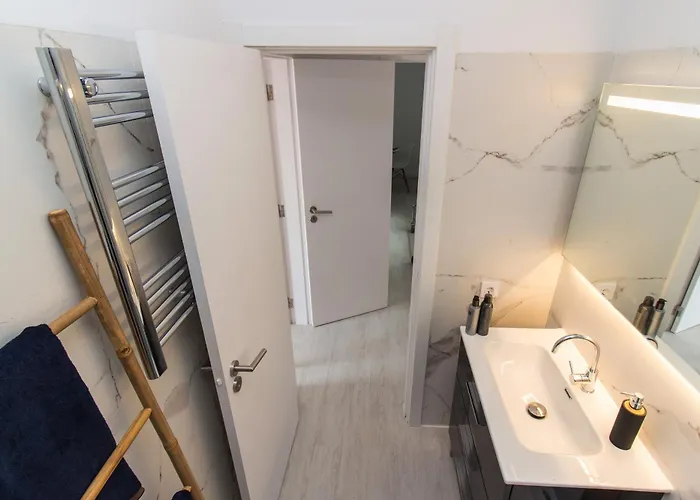 And Mountain Sesimbra