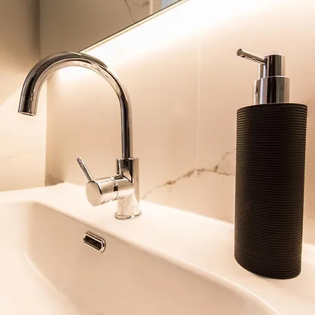 And Mountain * Sesimbra